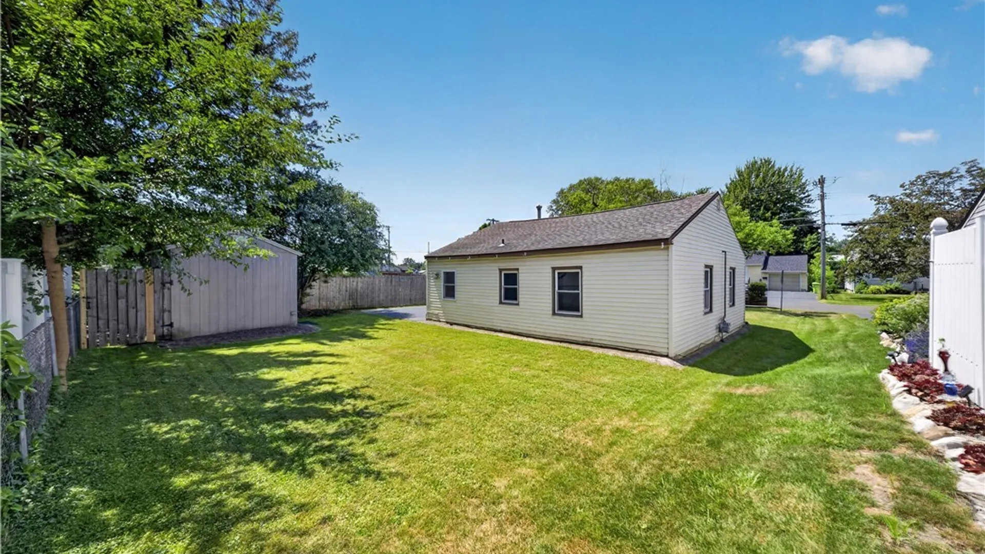 Property at 306 Hanover Avenue, Salina, NY 13088 24