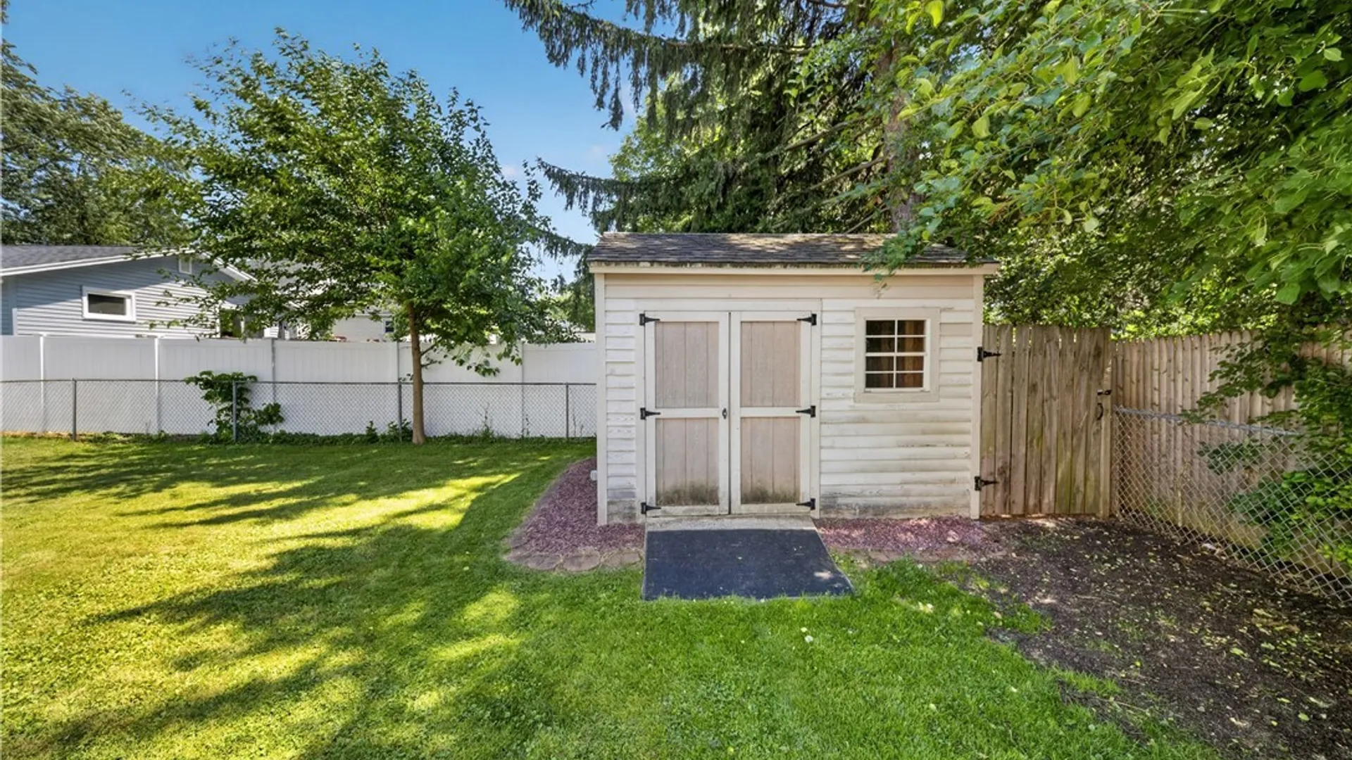 Property at 306 Hanover Avenue, Salina, NY 13088 25
