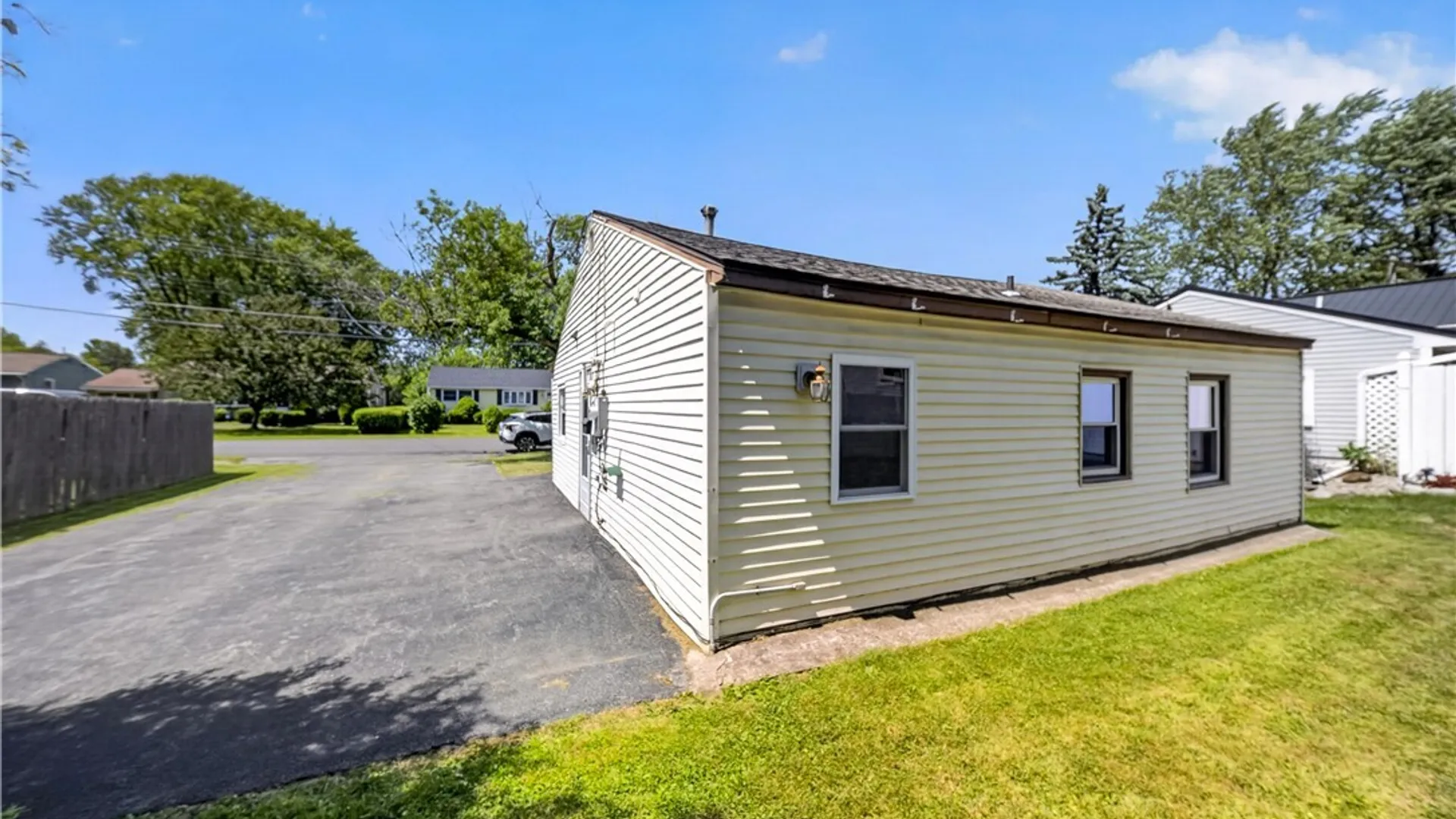 Property at 306 Hanover Avenue, Salina, NY 13088 29