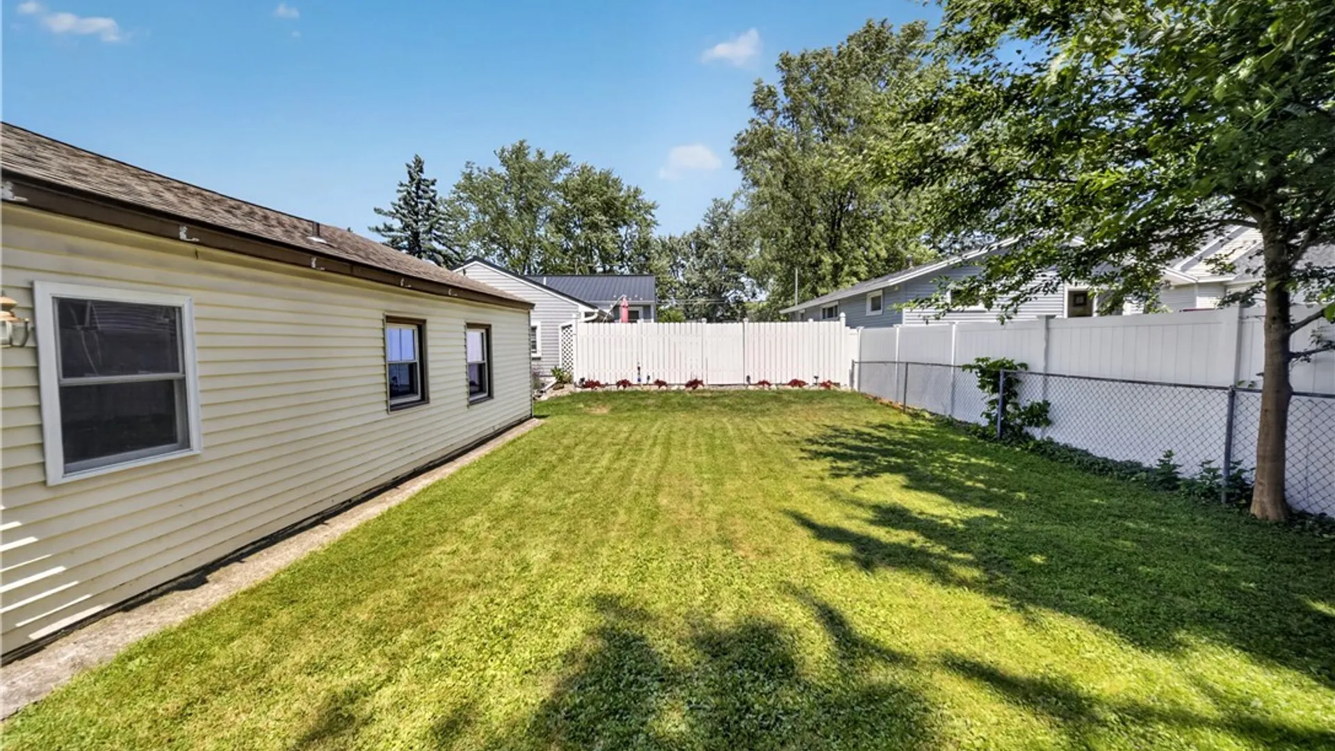 Property at 306 Hanover Avenue, Salina, NY 13088 30