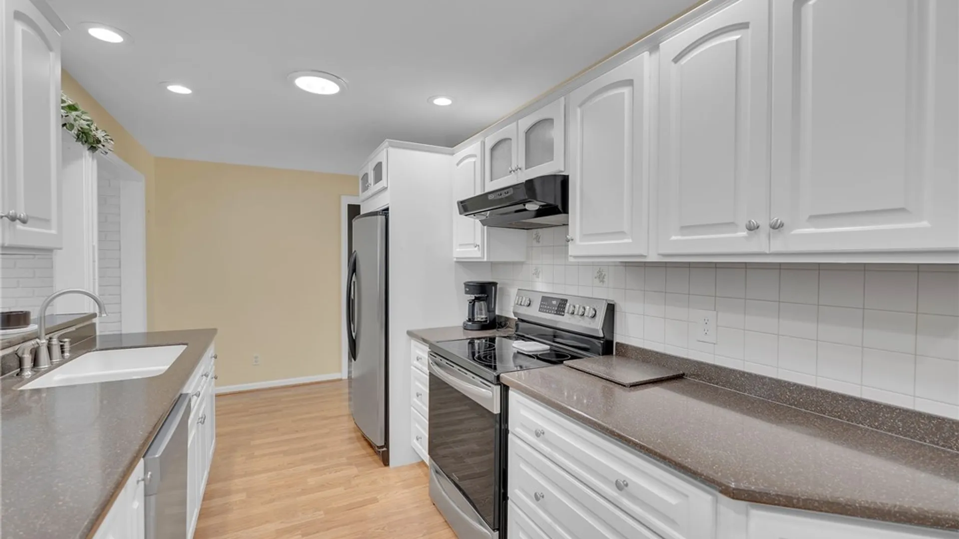 Property at 20 Fordham Drive, Batavia City, NY 14020 25
