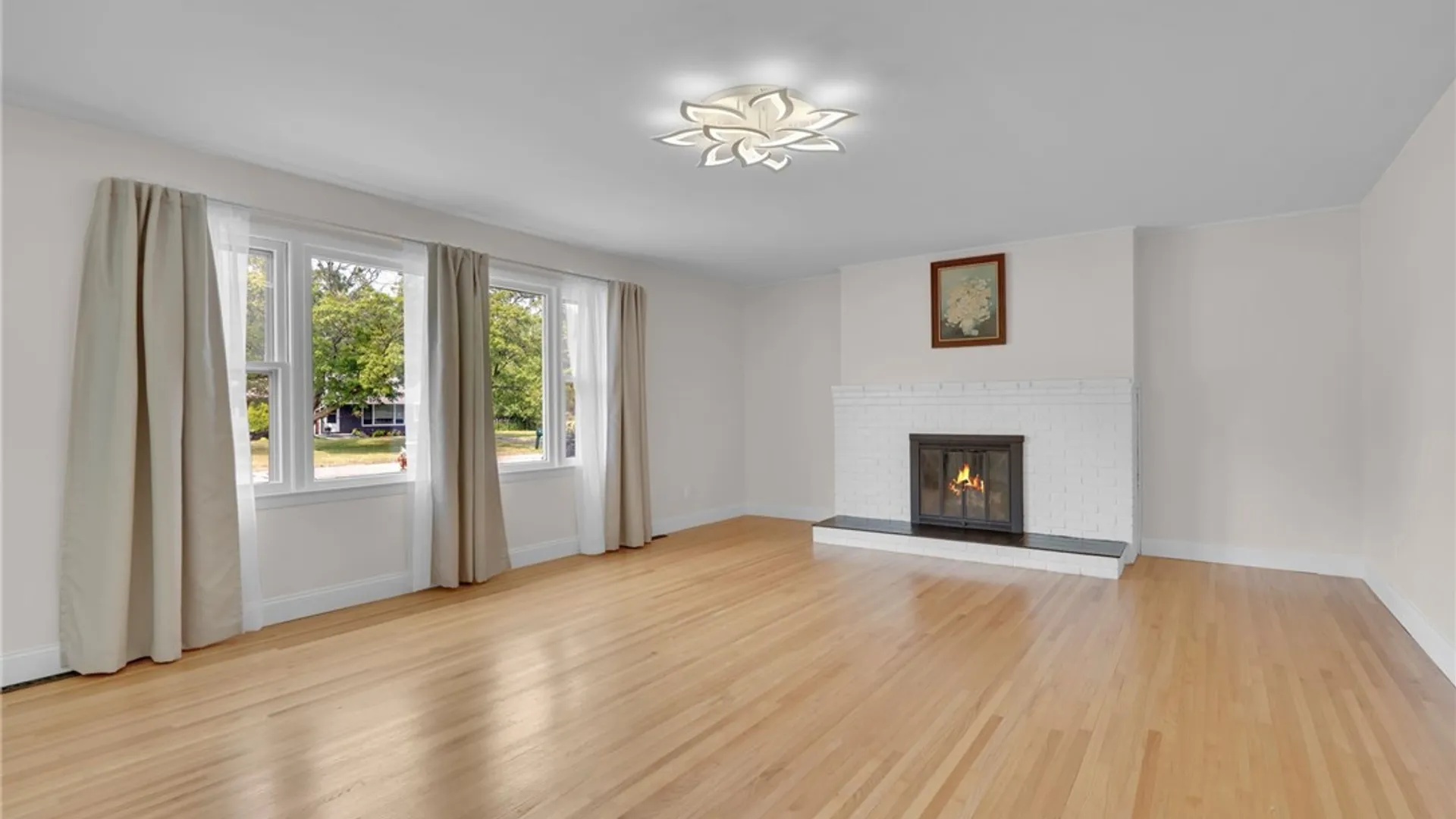 Property at 20 Fordham Drive, Batavia City, NY 14020 4