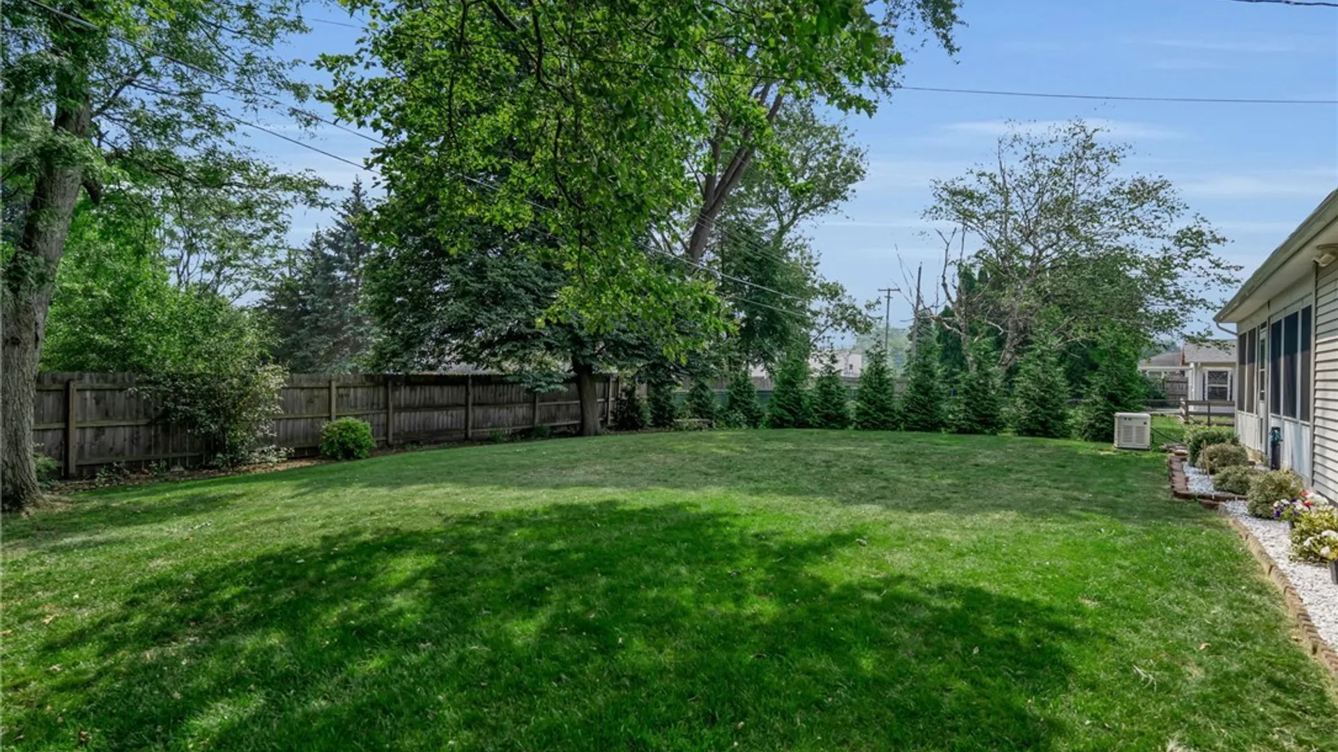 Property at 20 Fordham Drive, Batavia City, NY 14020 44