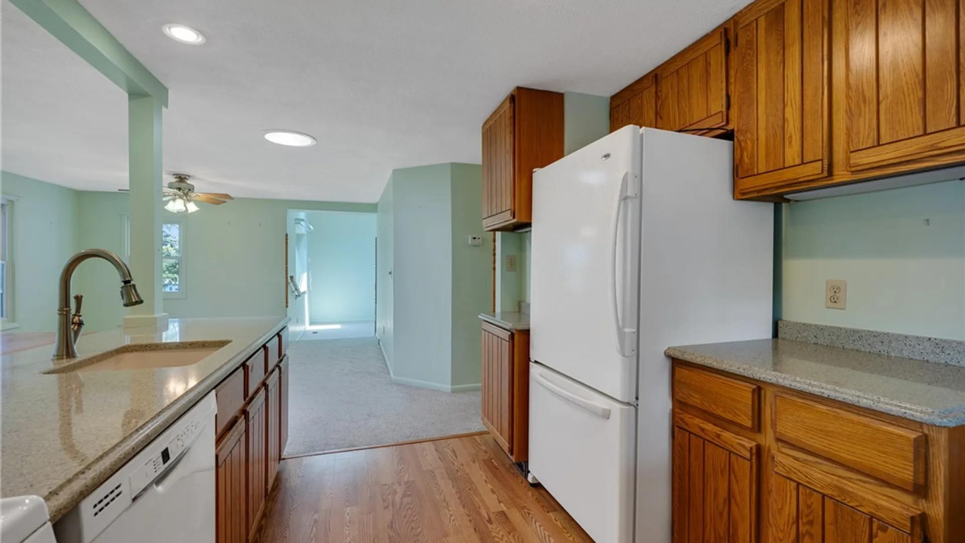 Property at 112 N Roosevelt Avenue, Salina, NY 13088 14