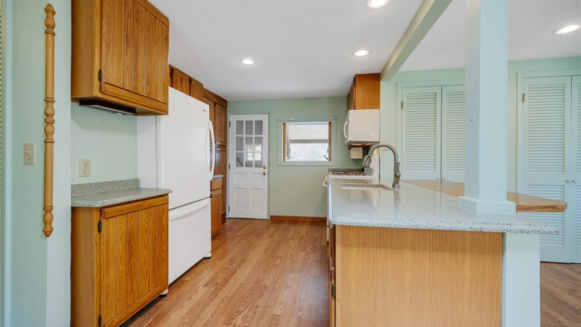 Property at 112 N Roosevelt Avenue, Salina, NY 13088 16