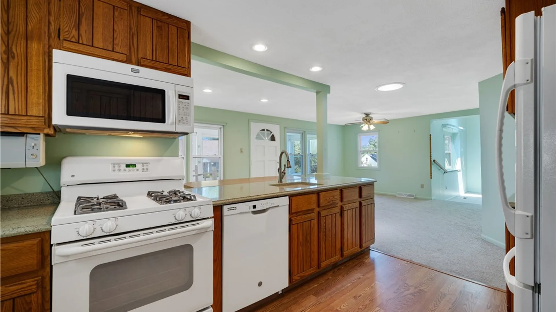 Property at 112 N Roosevelt Avenue, Salina, NY 13088 17
