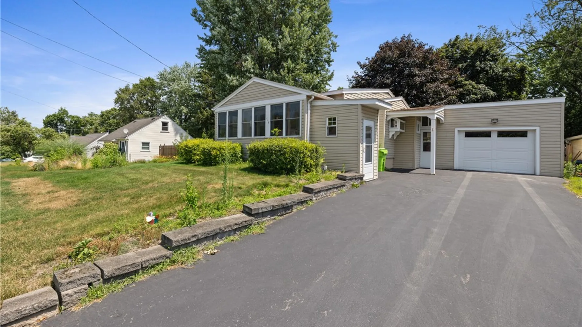 Property at 112 N Roosevelt Avenue, Salina, NY 13088 2