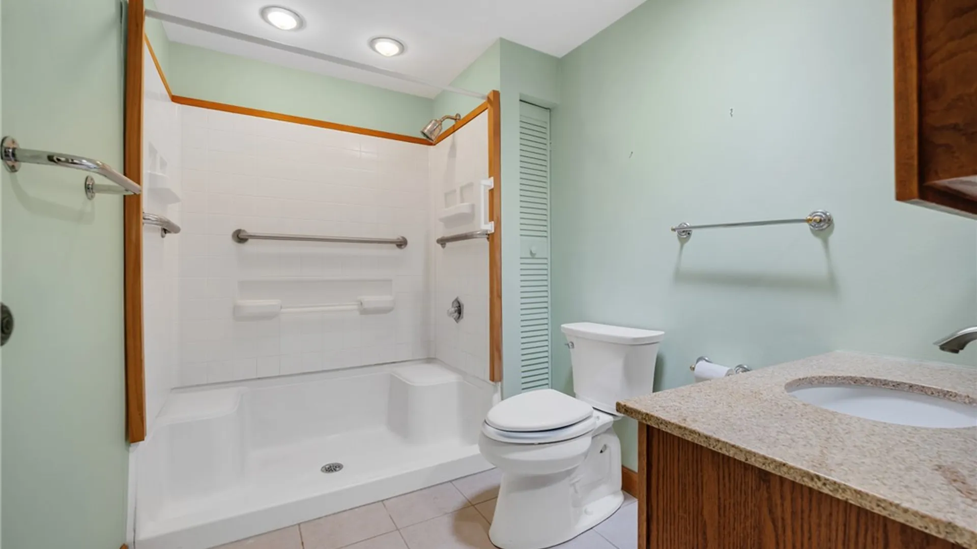 Property at 112 N Roosevelt Avenue, Salina, NY 13088 28