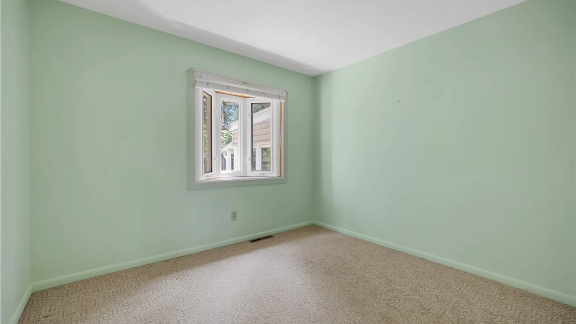 Property at 112 N Roosevelt Avenue, Salina, NY 13088 30