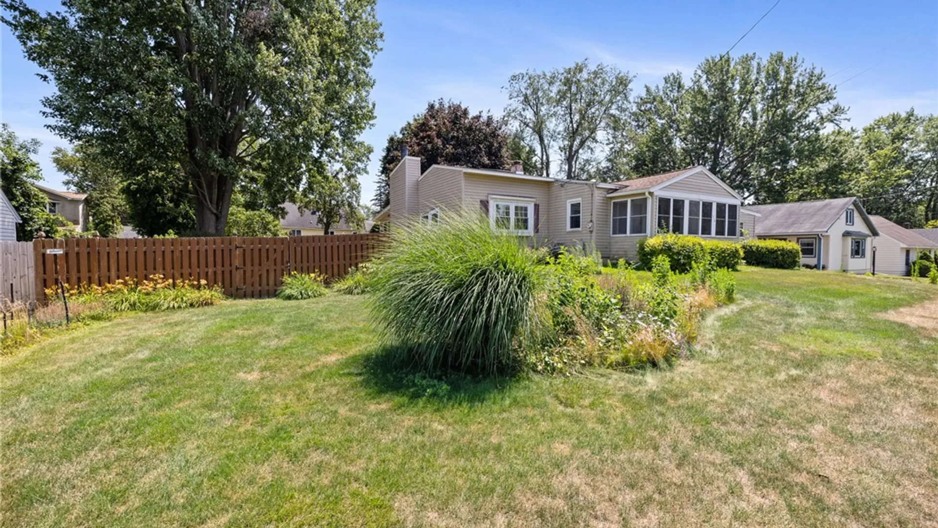 Property at 112 N Roosevelt Avenue, Salina, NY 13088 45