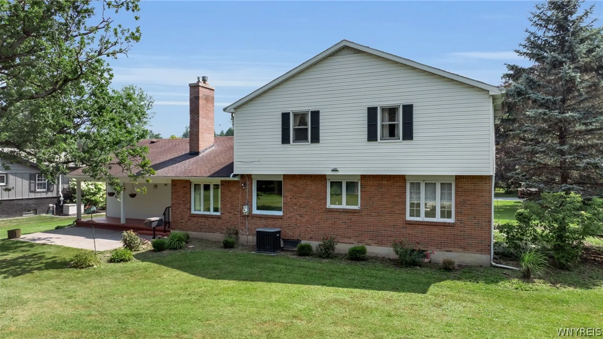 Property at 10 Crimson Lane, Elma, NY 14059 4