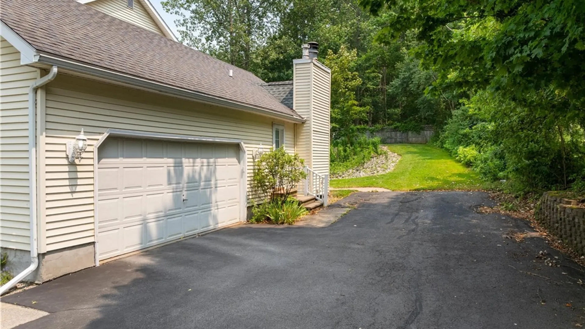 Property at 1 Butternut Road, New Hartford, NY 13413 45