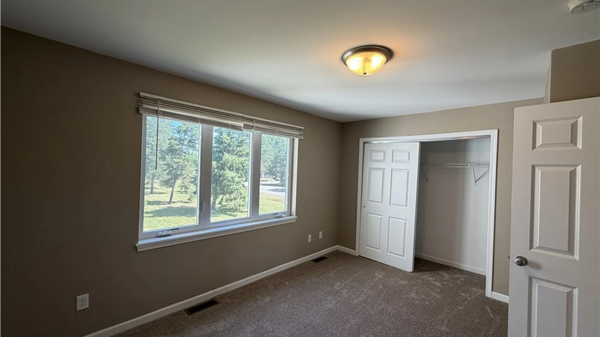 Property at 723 Robin Road, Amherst, NY 14228 9