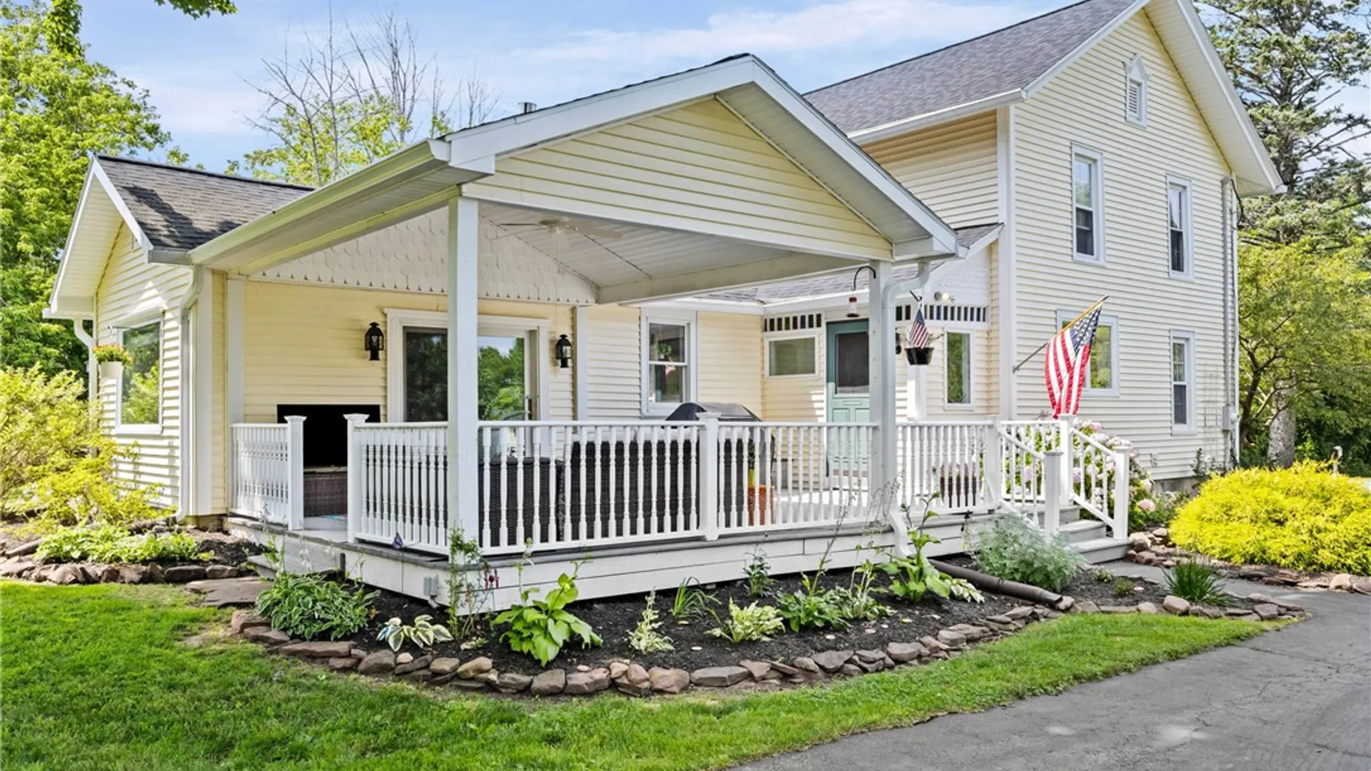 Property at 956 Willits Rd, Ontario, NY 14519 2
