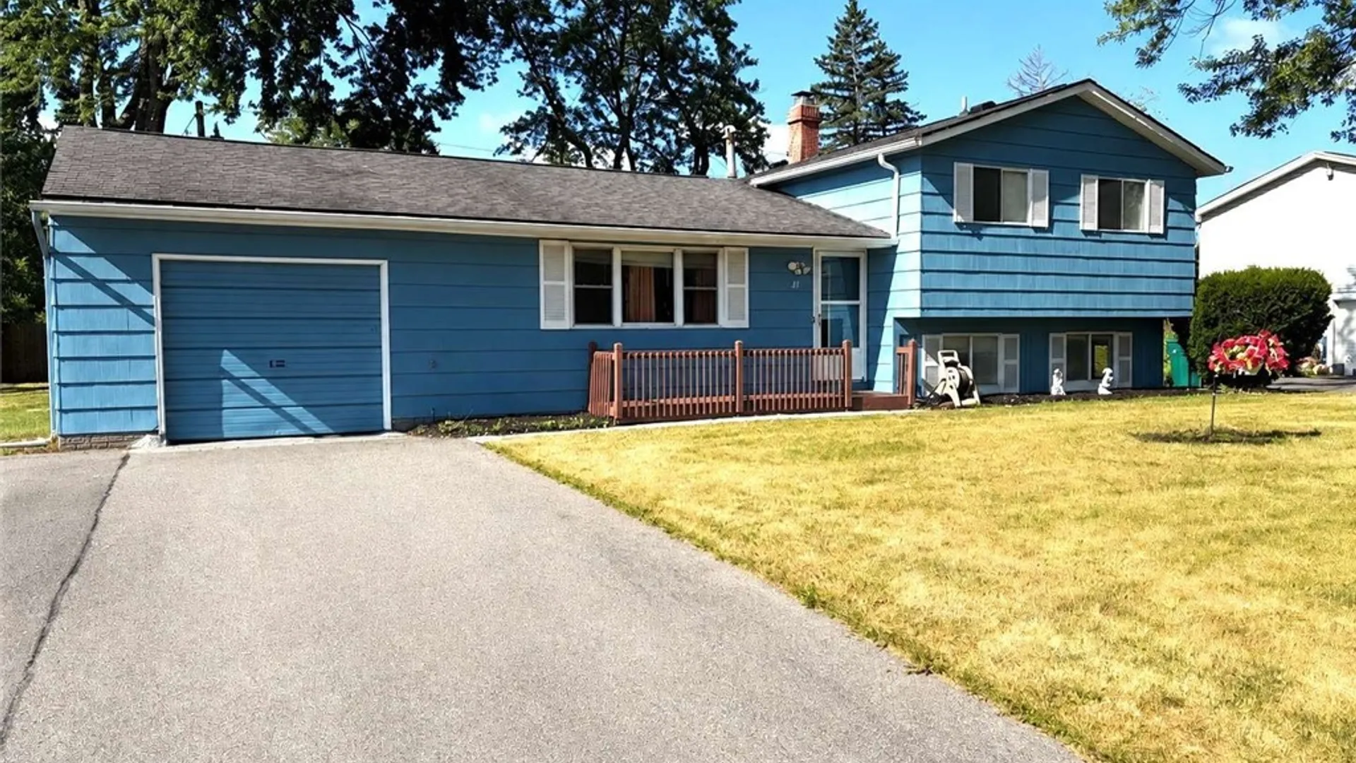 Property at 11 Timothy Court, Henrietta, NY 14623 2