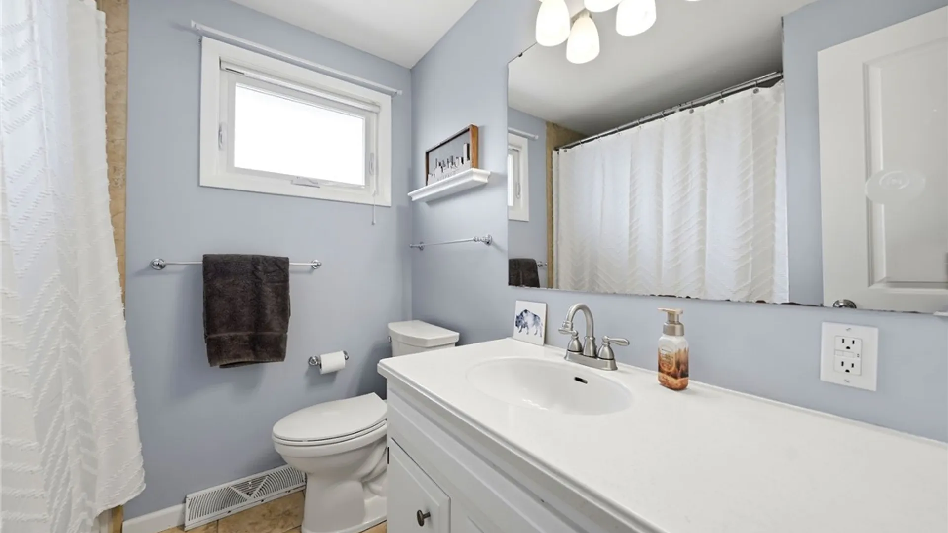 Property at 29 Bay Lane, Cheektowaga, NY 14225 12
