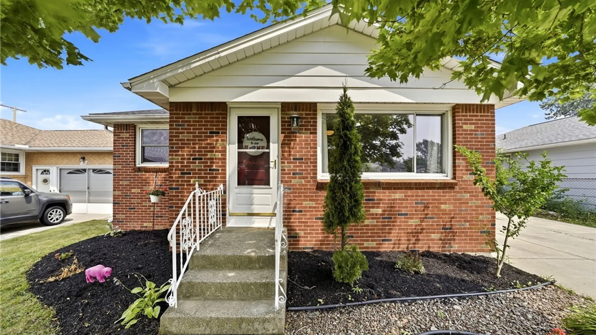Property at 29 Bay Lane, Cheektowaga, NY 14225 2
