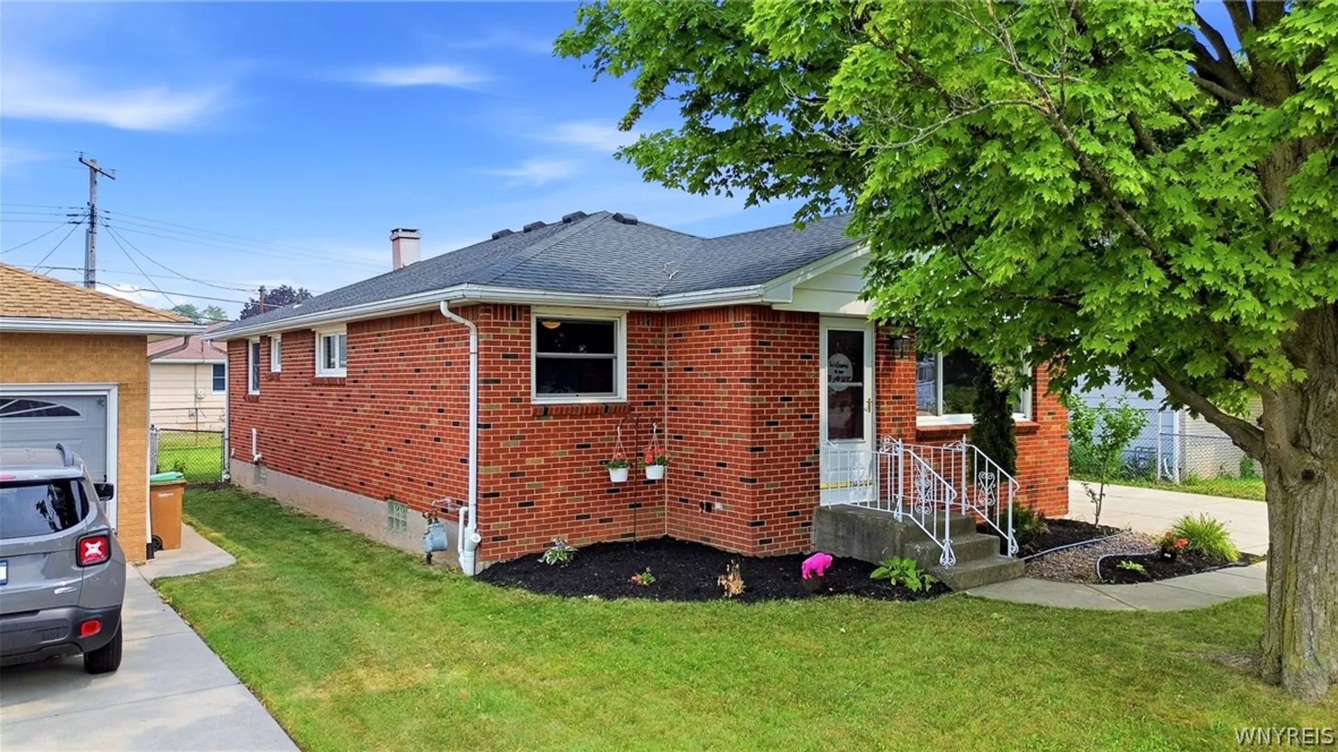 Property at 29 Bay Lane, Cheektowaga, NY 14225 21