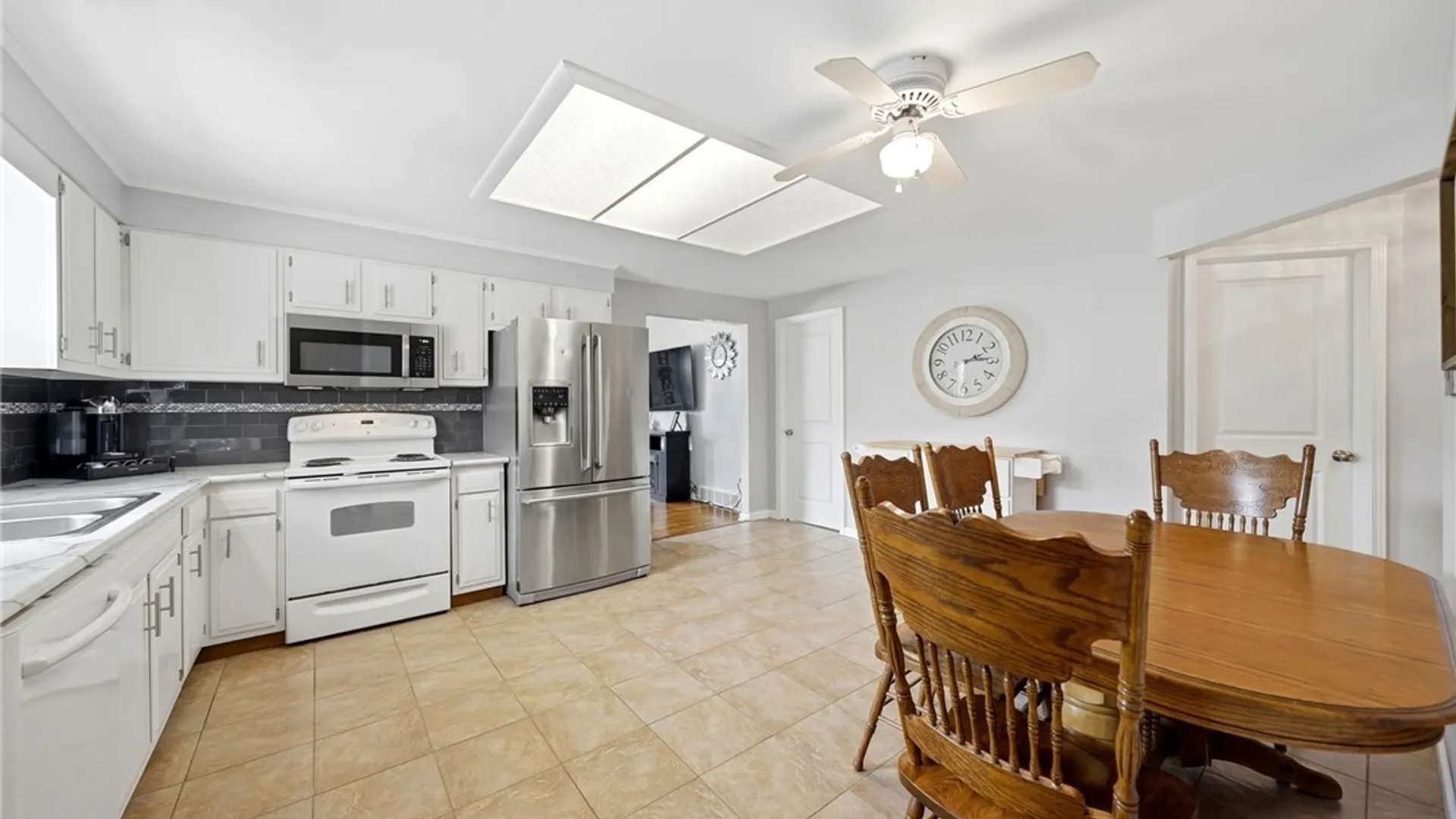 Property at 29 Bay Lane, Cheektowaga, NY 14225 9