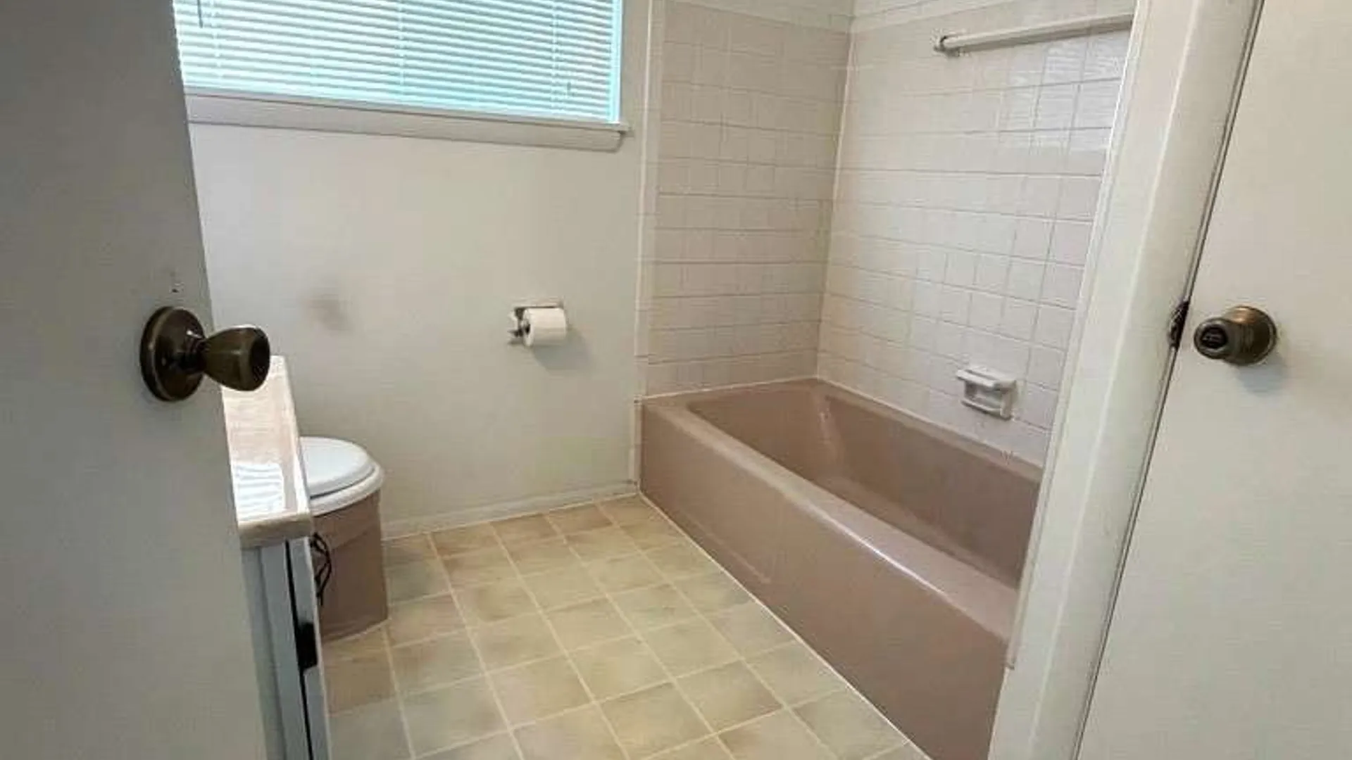 Property at 11 Timothy Court, Henrietta, NY 14623 15