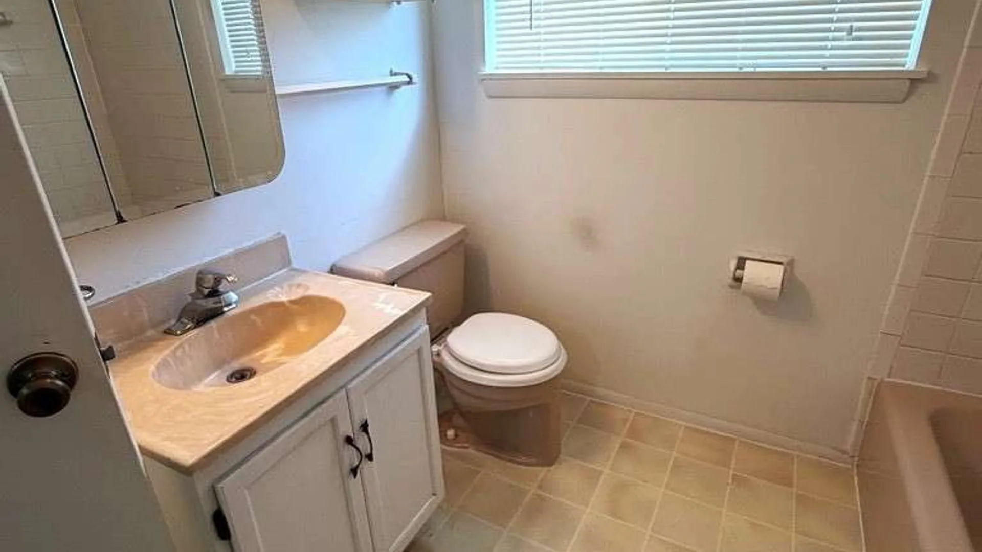 Property at 11 Timothy Court, Henrietta, NY 14623 16