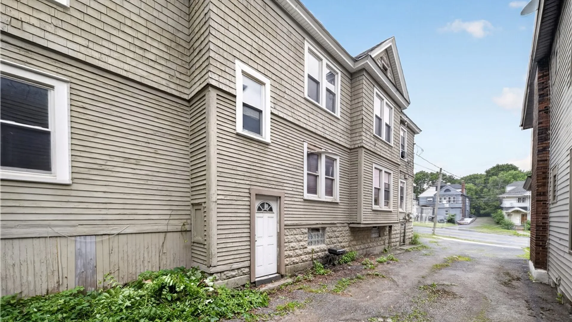 Property at 2410 E Genesee Street, Syracuse, NY 13210 25