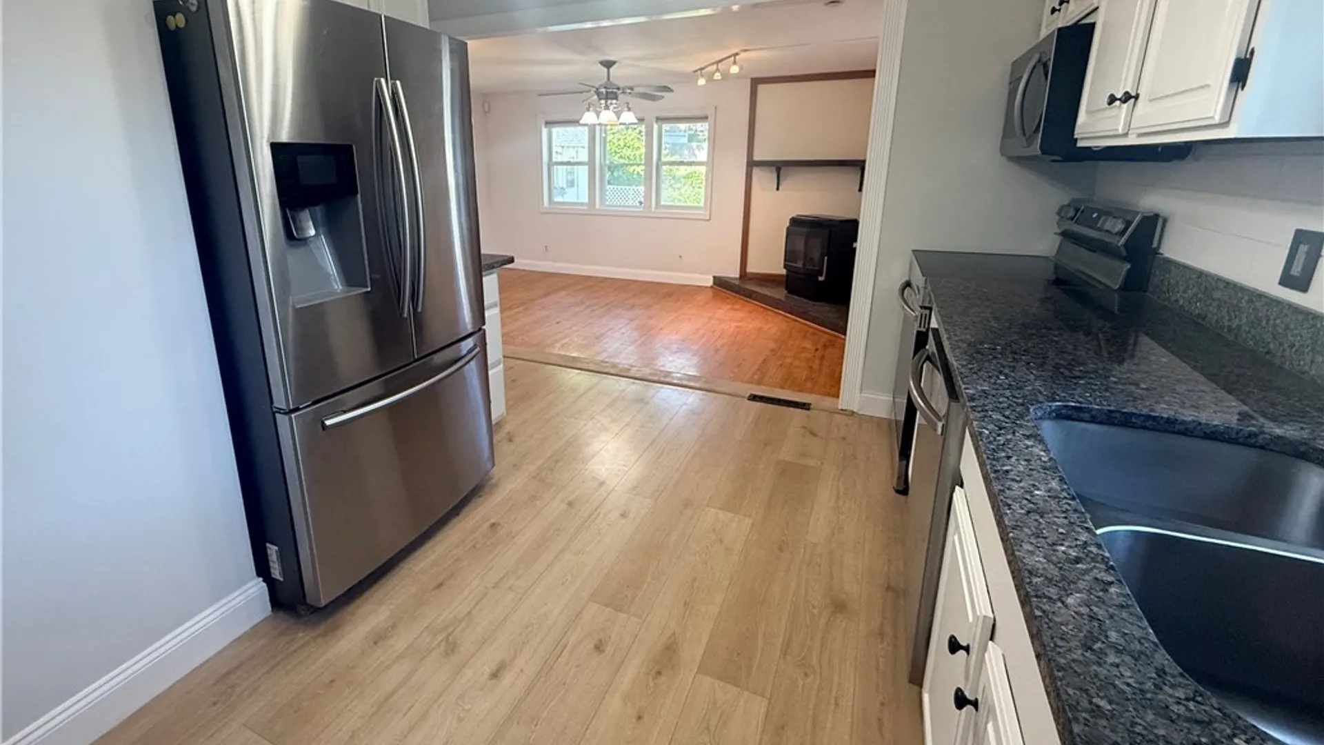 Property at 3 Marks Place, New Hartford, NY 13413 10
