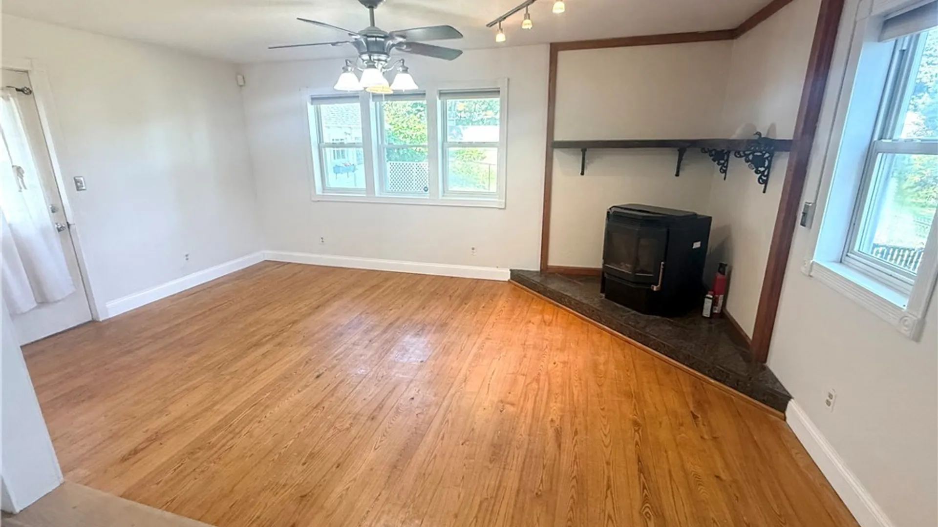 Property at 3 Marks Place, New Hartford, NY 13413 11