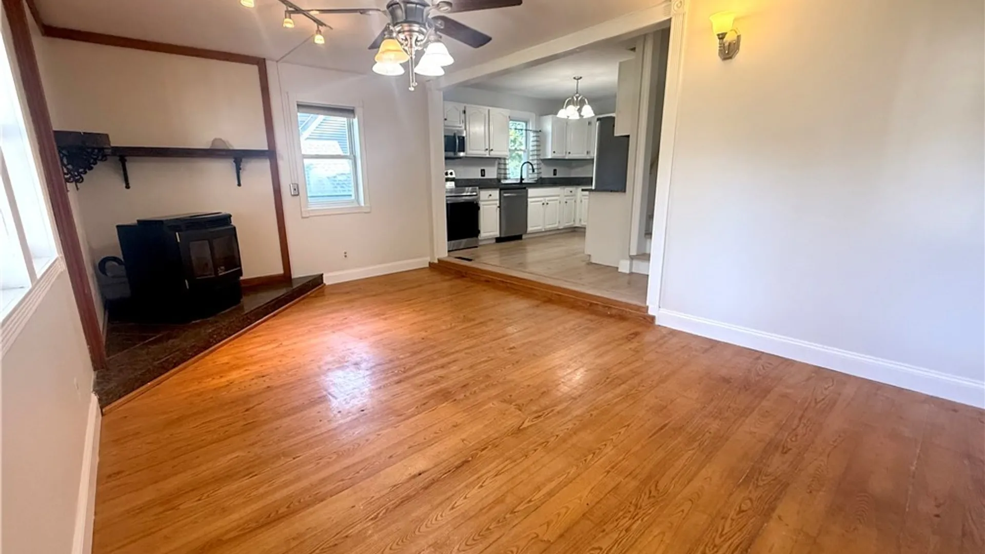 Property at 3 Marks Place, New Hartford, NY 13413 12