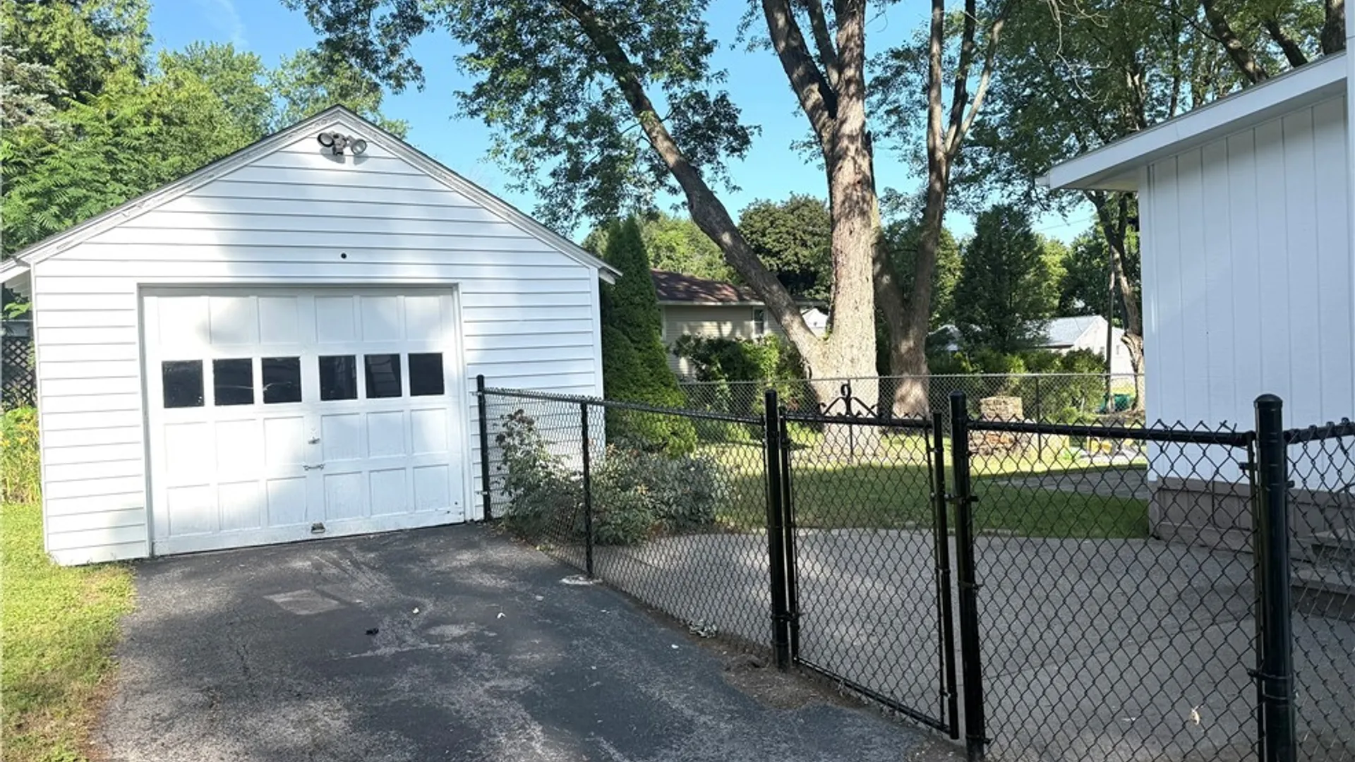 Property at 3 Marks Place, New Hartford, NY 13413 2