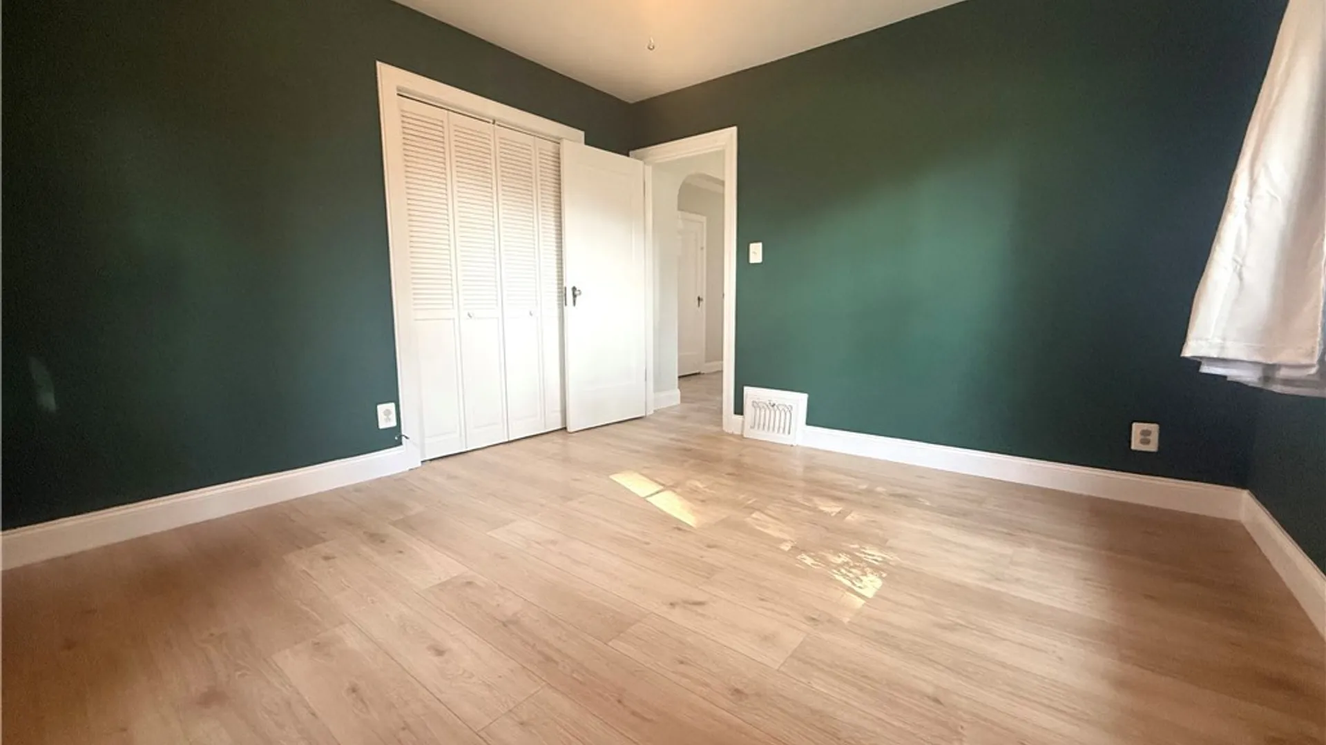 Property at 3 Marks Place, New Hartford, NY 13413 21