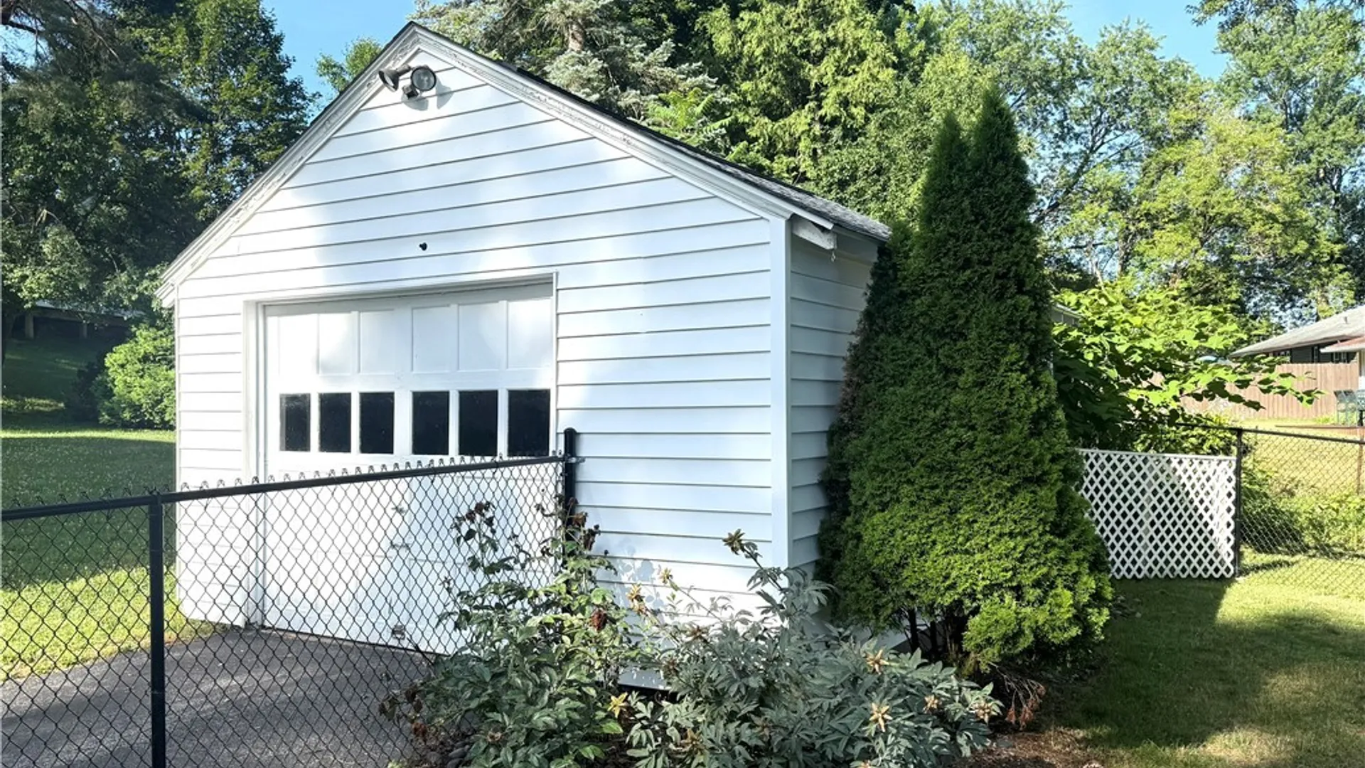 Property at 3 Marks Place, New Hartford, NY 13413 3