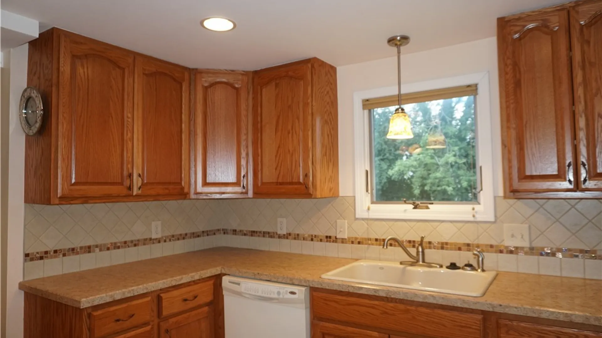 Property at 6189 Ridgecrest Dr, Cicero, NY 13212 11