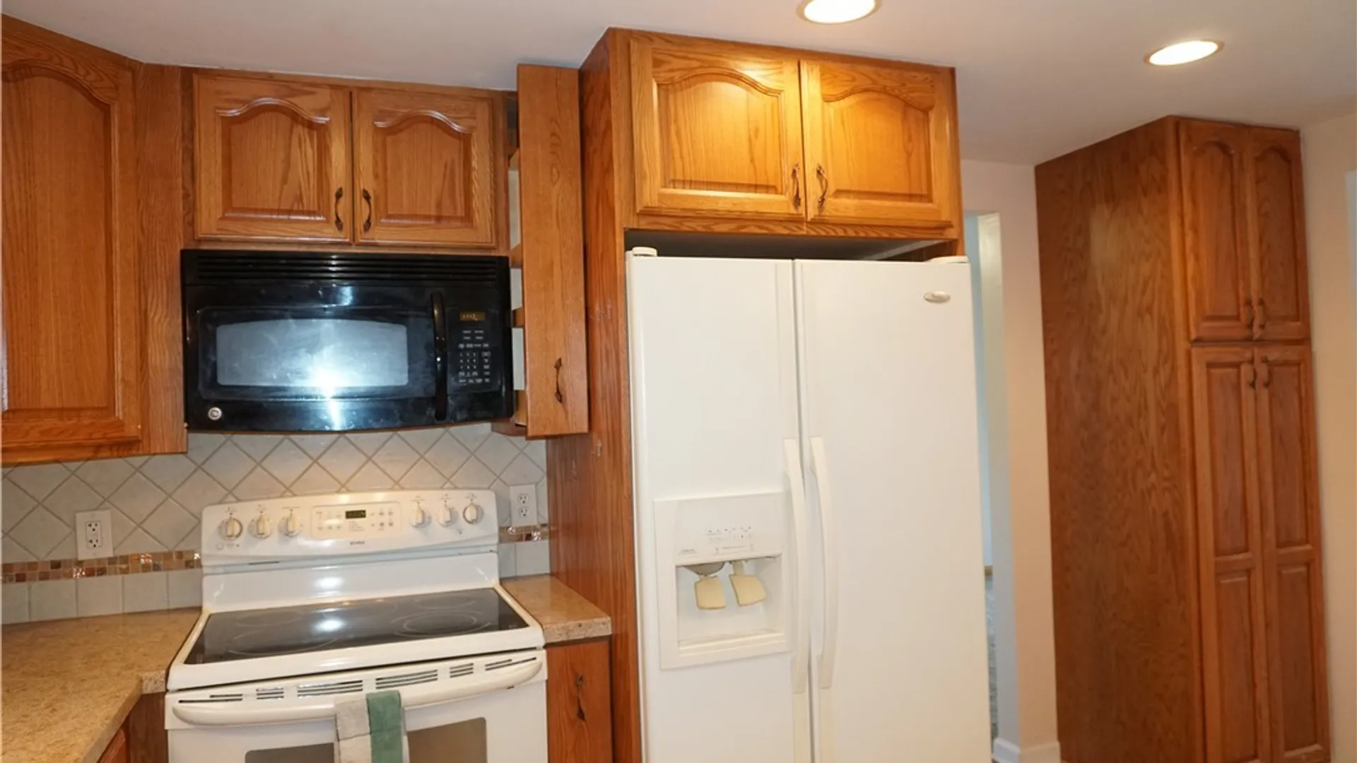 Property at 6189 Ridgecrest Dr, Cicero, NY 13212 12