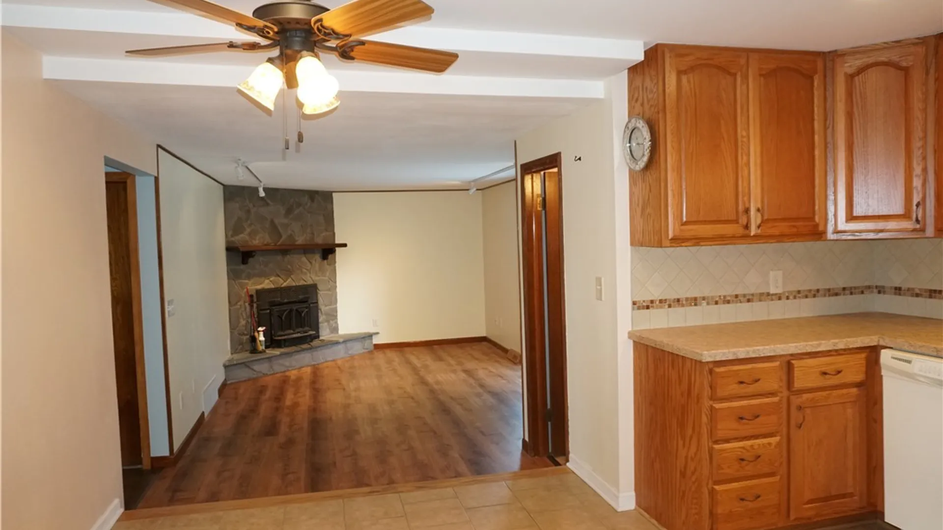 Property at 6189 Ridgecrest Dr, Cicero, NY 13212 16