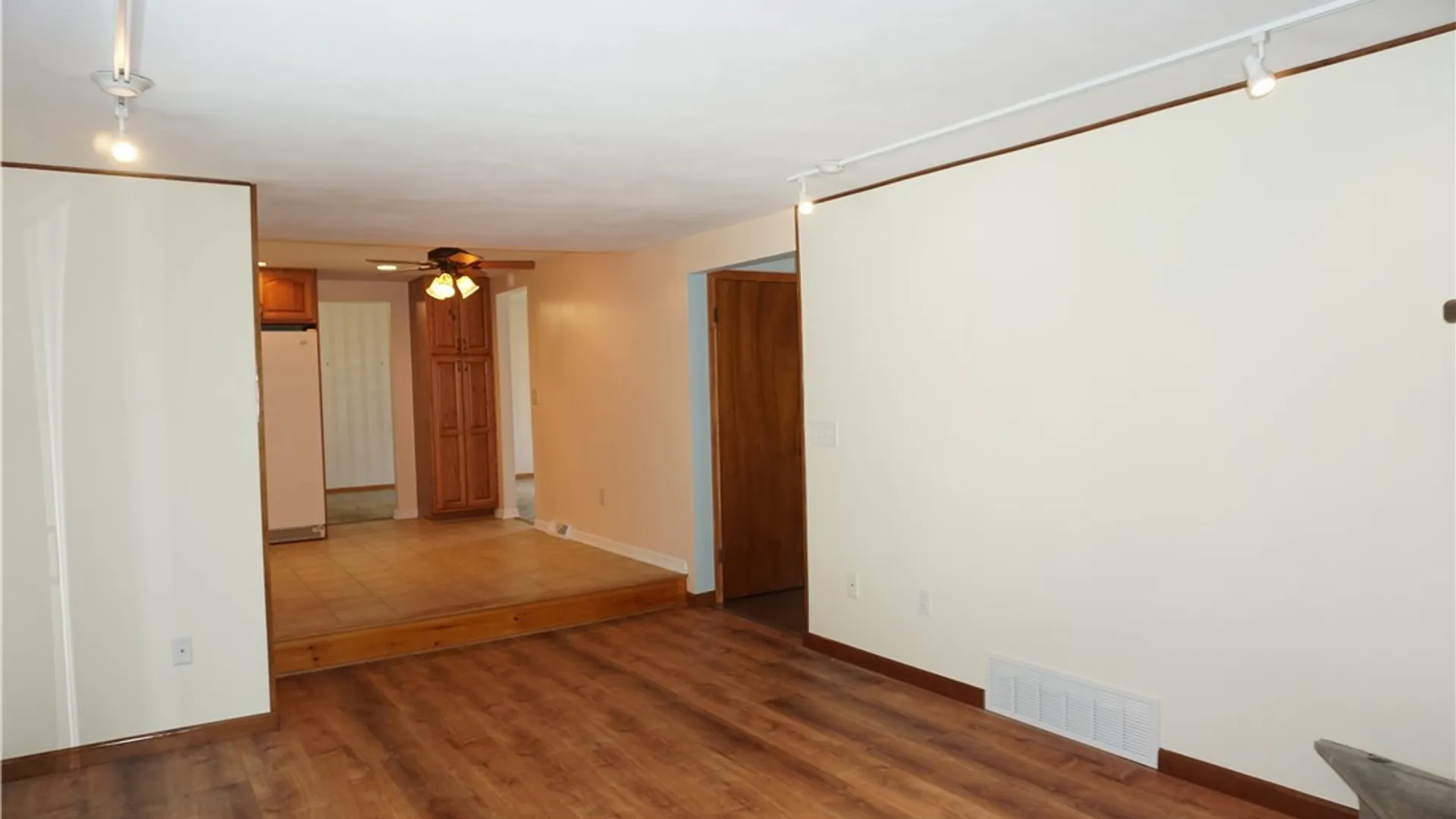 Property at 6189 Ridgecrest Dr, Cicero, NY 13212 18