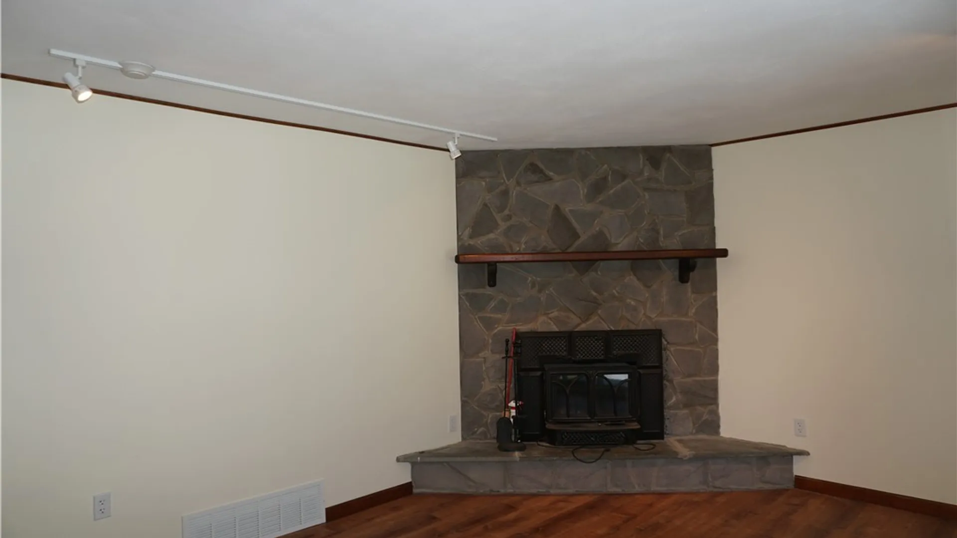 Property at 6189 Ridgecrest Dr, Cicero, NY 13212 20