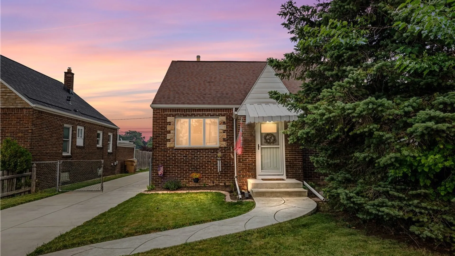 Property at 95 Westland Parkway, Cheektowaga, NY 14225 8