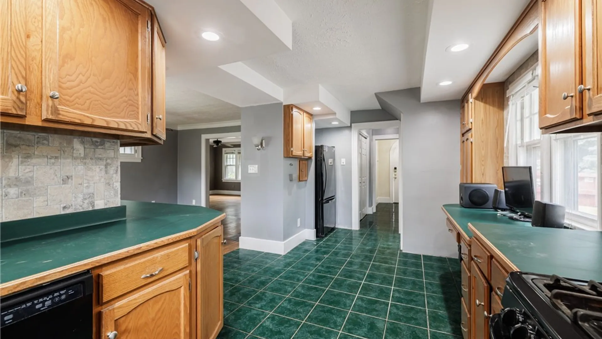 Property at 607 Laurelton Road, Irondequoit, NY 14609 12
