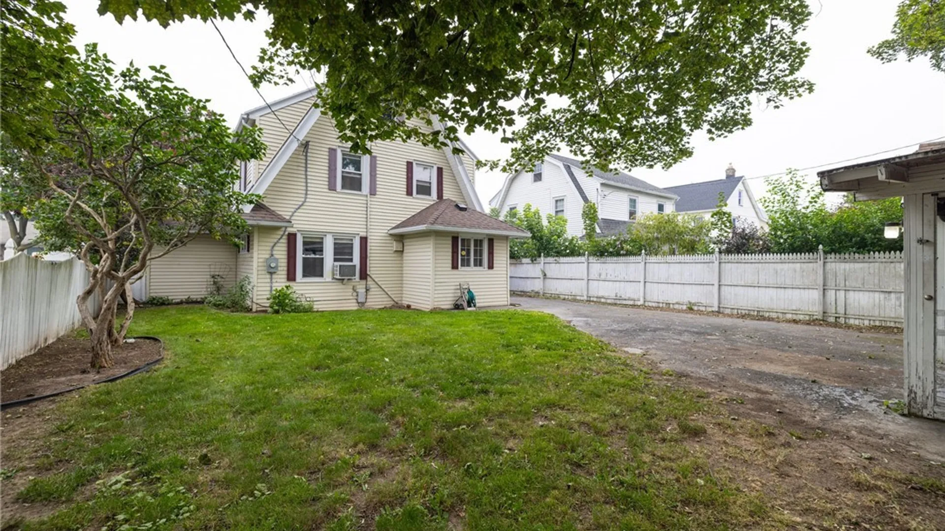 Property at 607 Laurelton Road, Irondequoit, NY 14609 20