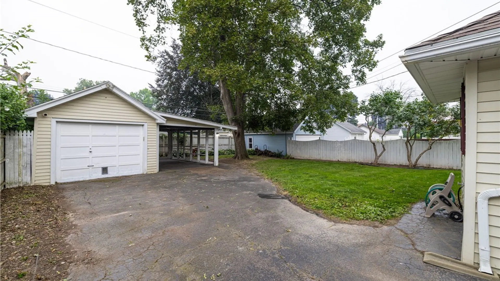 Property at 607 Laurelton Road, Irondequoit, NY 14609 22