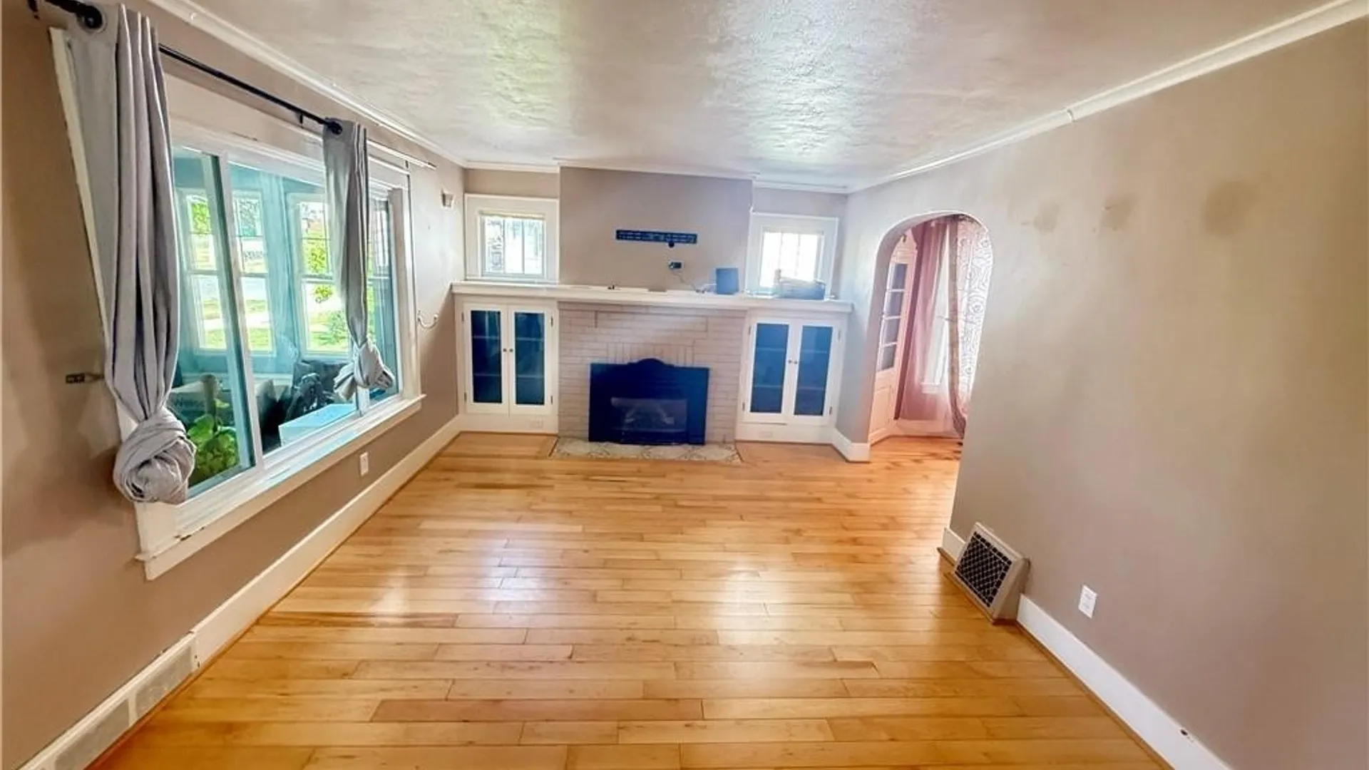Property at 1038 Sunnycrest Road, Syracuse, NY 13206 12