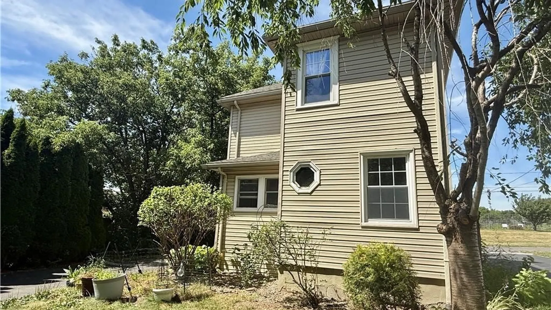 Property at 1038 Sunnycrest Road, Syracuse, NY 13206 5