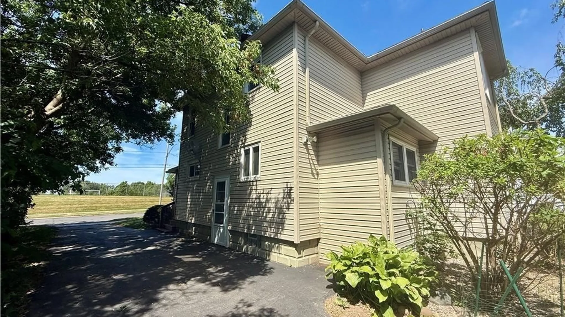 Property at 1038 Sunnycrest Road, Syracuse, NY 13206 9