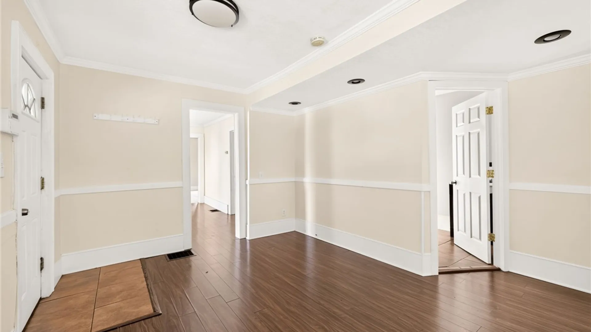 Property at 19 Waverly Place, Rochester, NY 14608 13