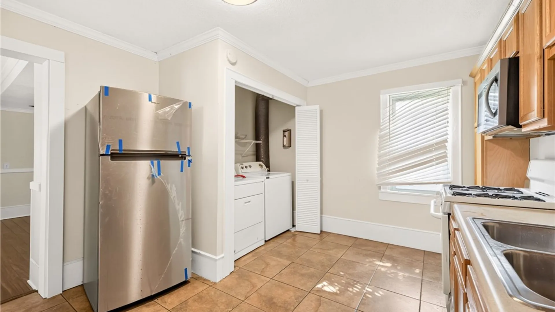 Property at 19 Waverly Place, Rochester, NY 14608 8