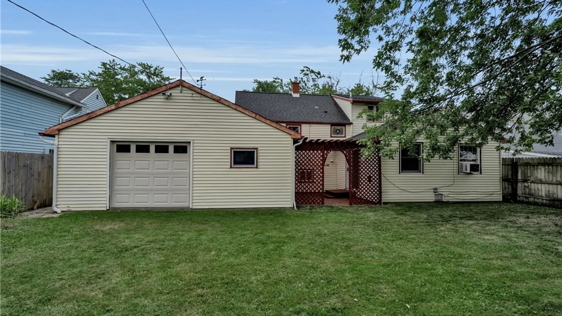 Property at 228 Kettering Drive, Tonawanda, NY 14223 2