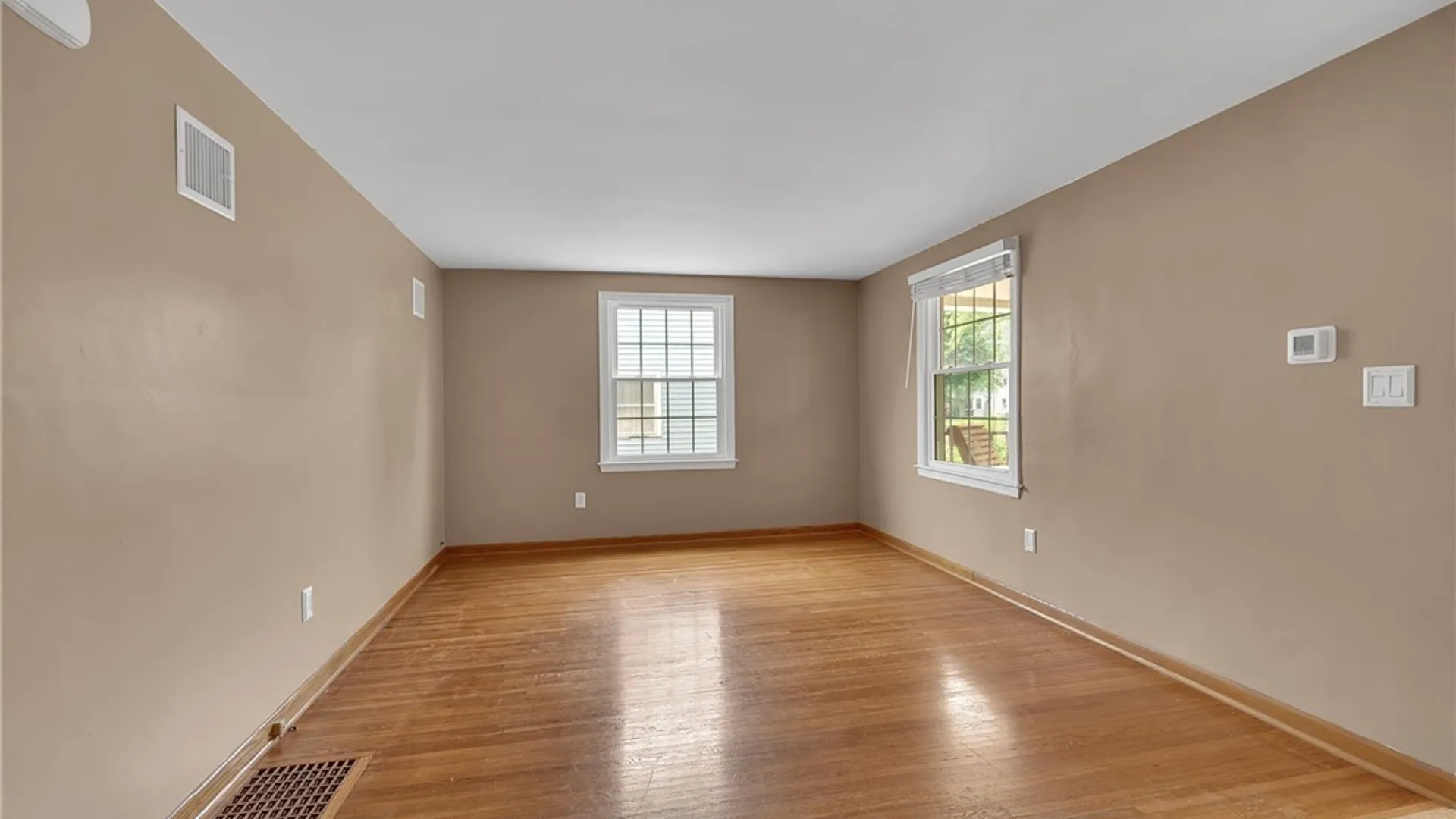 Property at 228 Kettering Drive, Tonawanda, NY 14223 7
