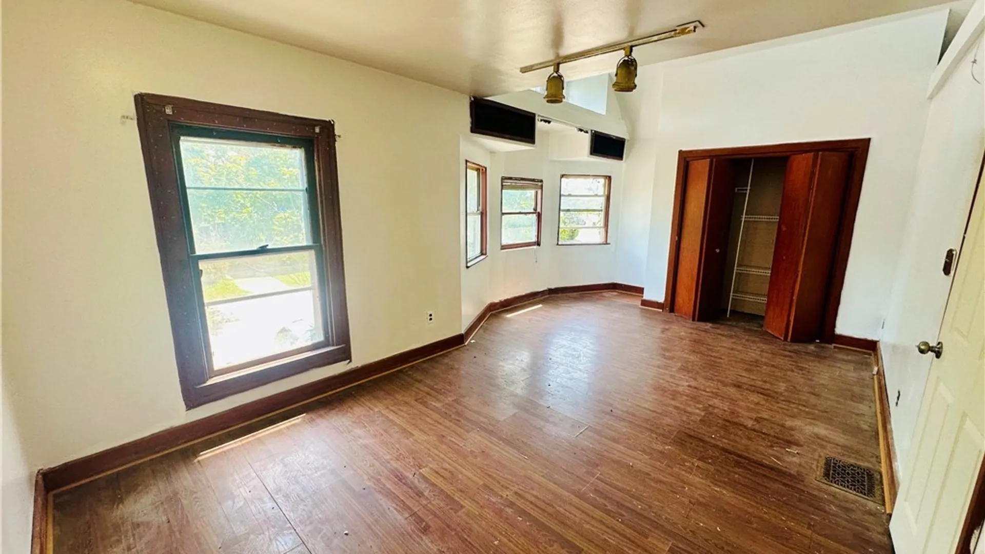 Property at 114 School Street, Buffalo, NY 14213 26