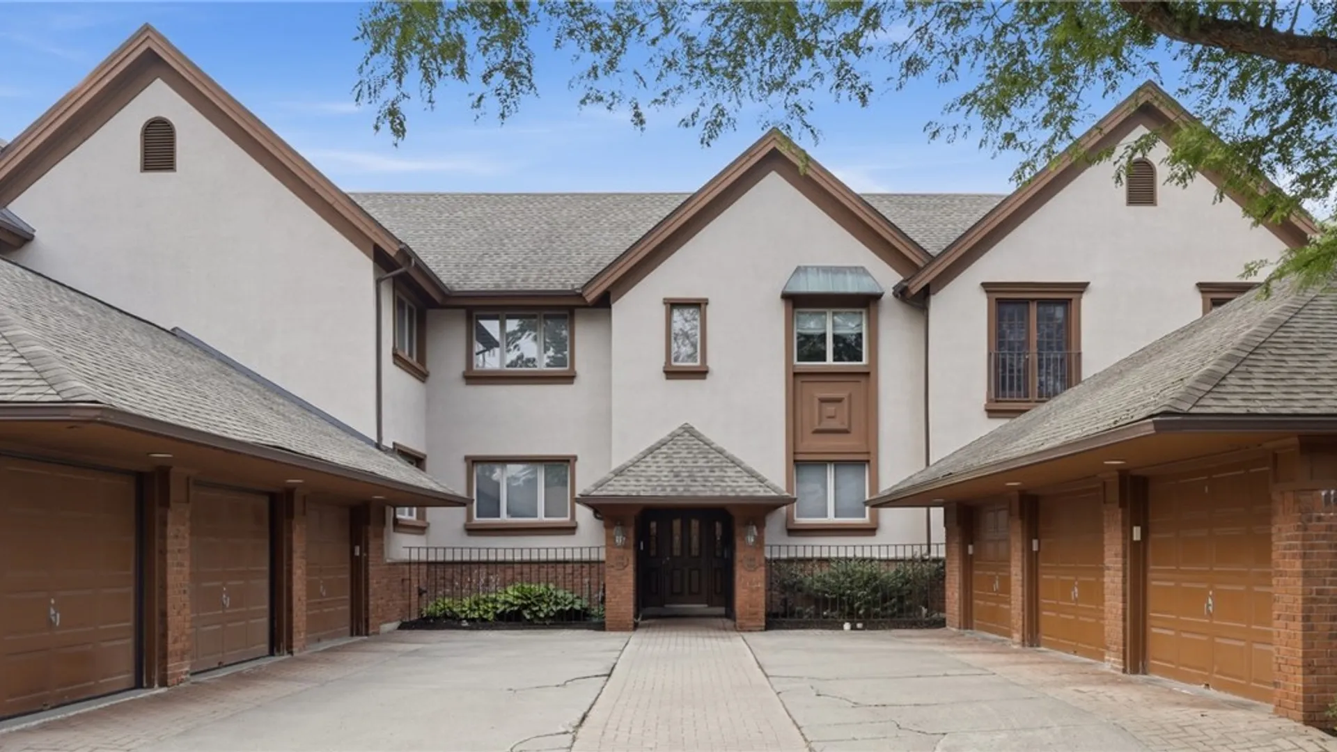 Property at 182 Castlebrooke Lane, Amherst, NY 14221 2